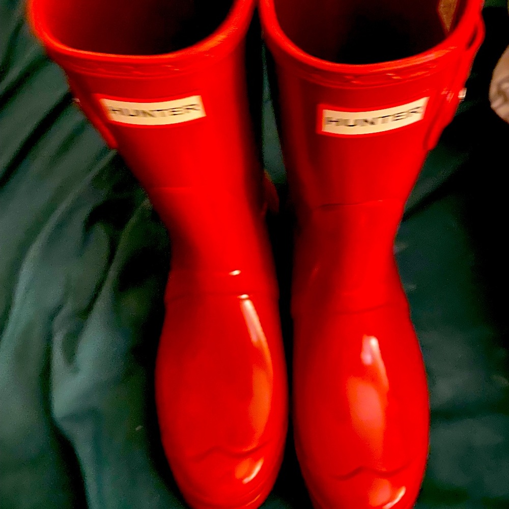 Hunter military red short glossy boots size 9